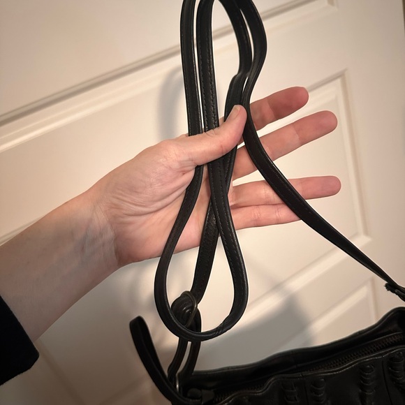 Day & Mood Leather Crossbody black - Picture 6 of 11